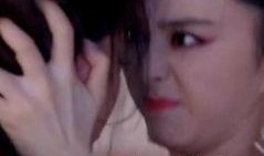 吃瓜小姐姐搞笑,笑料百出，瓜皮飞舞