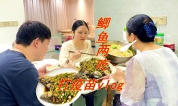 俩小孩打架家人吃瓜,俩小孩打架，家长现场围观成焦点