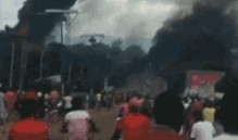 消防吃瓜围观,吃瓜群众围观，揭秘消防员英勇瞬间