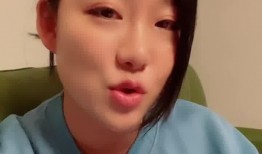 我和老公默契吃瓜