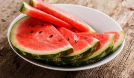 江苏旅游职业吃瓜,吃瓜之余，品味地方特色美食之旅