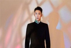 明星吃瓜粉丝情侣,吃瓜群众见证明星情侣甜蜜瞬间