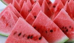 吃瓜打皮儿什么意思,揭秘网络流行语的趣味与内涵