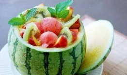 吃瓜吐水,揭秘娱乐圈的甜蜜与苦涩