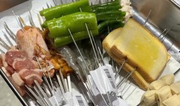 糖糖烧烤地摊吃瓜,夏日街头美食盛宴