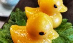 黄鸭吃瓜,揭秘娱乐圈的“瓜田”趣事