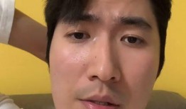 我和老公默契吃瓜