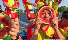 星光天地吃瓜比赛,瓜王争霸，笑料横生