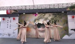 汉服直播吃瓜,穿越时空的美食盛宴，吃瓜群众围观