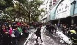 消防吃瓜围观,吃瓜群众围观，揭秘消防员英勇瞬间