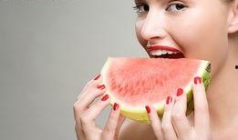 兰州吃瓜女生照片,一场美食与青春的邂逅