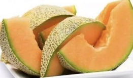 给四个月的宝宝吃哈密瓜,哈密瓜营养美味新尝试