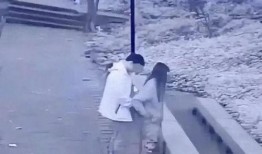 情侣公园吃瓜,甜蜜瞬间与趣味瞬间大揭秘