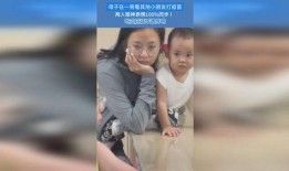 俩小孩打架家人吃瓜,俩小孩打架，家长现场围观成焦点