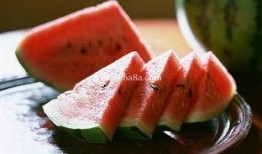 气虚可以吃瓜吗,适量吃瓜，养生又解暑
