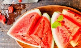 夏天吃坏瓜恶心,小心吃坏瓜恶心困扰