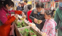 双向奔赴吃瓜,吃瓜群众见证甜蜜爱情