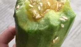 羊角瓜连皮吃吗,连皮还是去皮，营养与口感大揭秘